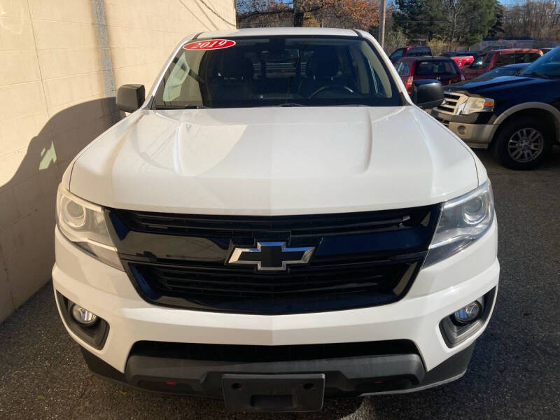 2018 Chevrolet Colorado LT photo 3