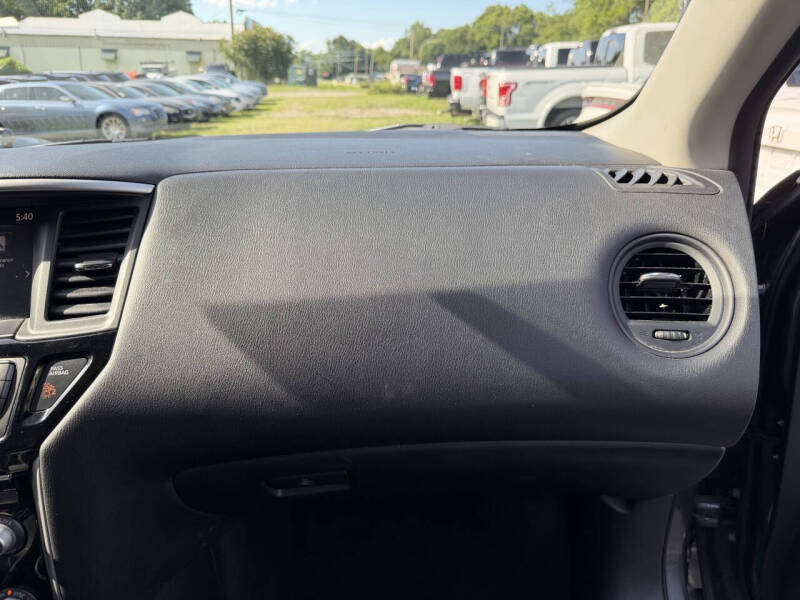 2019 Nissan Pathfinder S