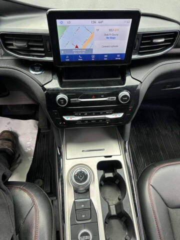 2022 Ford Explorer ST-Line