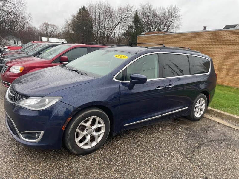 2017 Chrysler Pacifica Touring-L