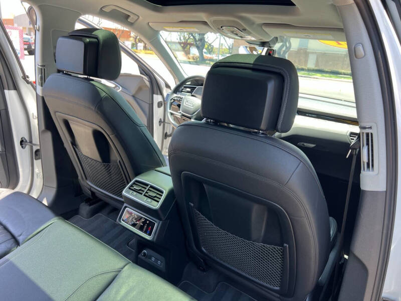 2021 Audi e-tron quattro Premium