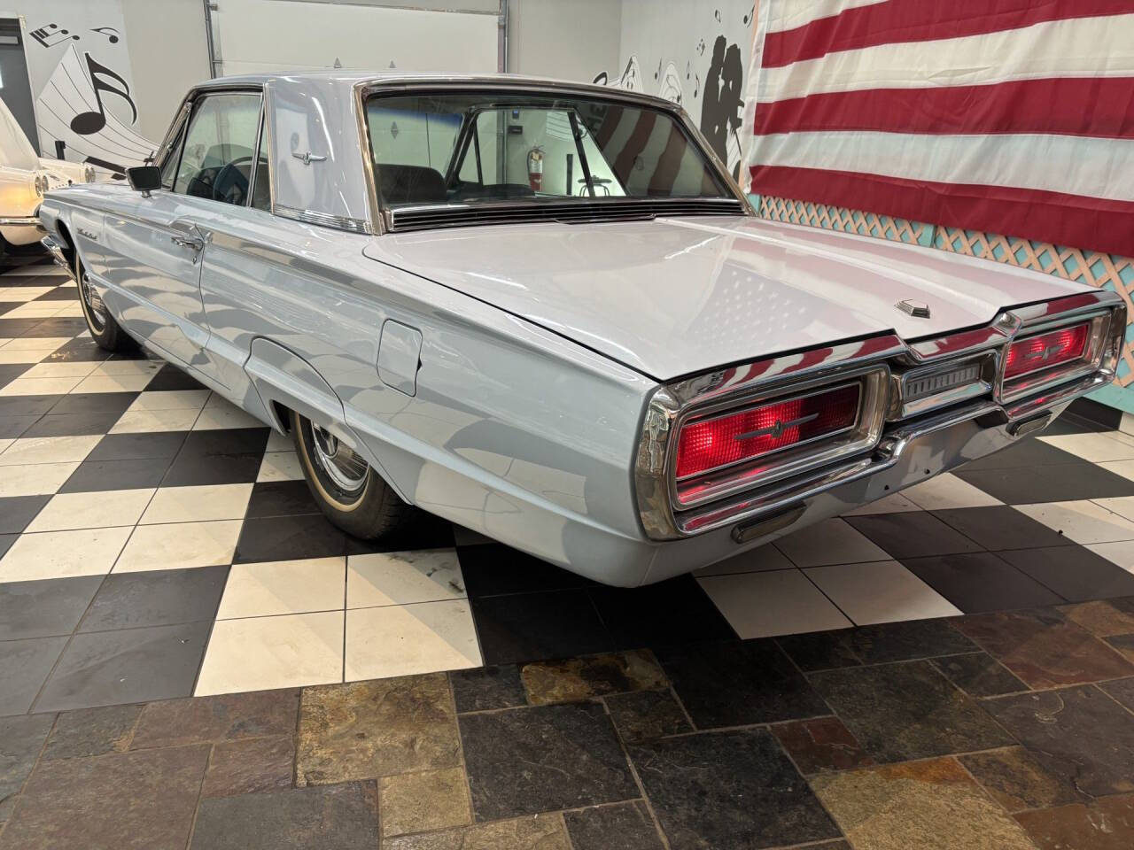 1964 Ford Thunderbird 11