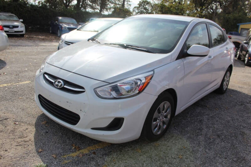 2017 Hyundai Accent SE photo 4