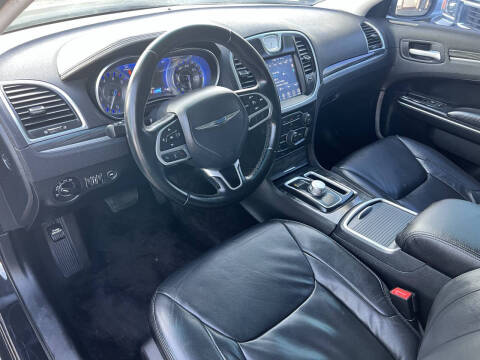 2017 Chrysler 300 Limited