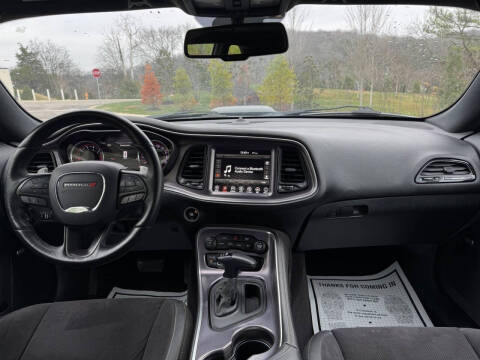 2017 Dodge Challenger 392 HEMI Scat Pack Shaker