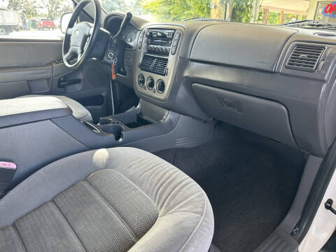 2005 Ford Explorer XLT