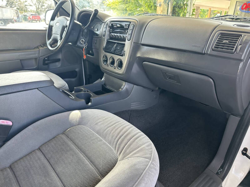 2005 Ford Explorer XLT