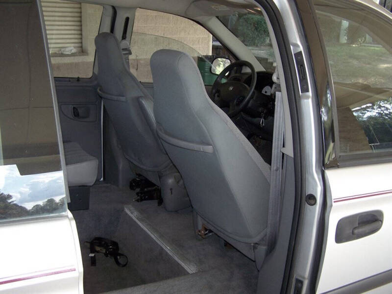 2005 Dodge Grand Caravan SE