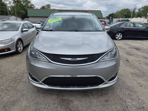 2017 Chrysler Pacifica Touring-L