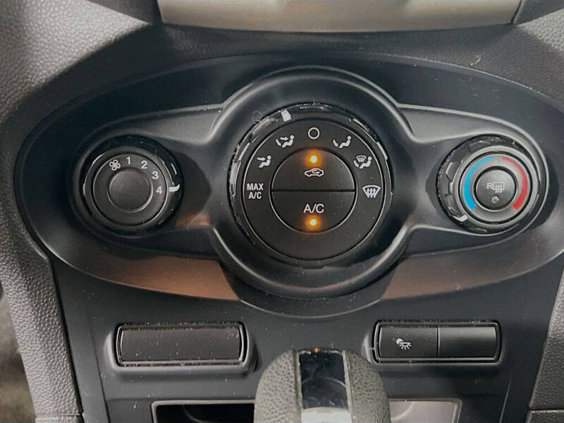 2012 Ford Fiesta SES