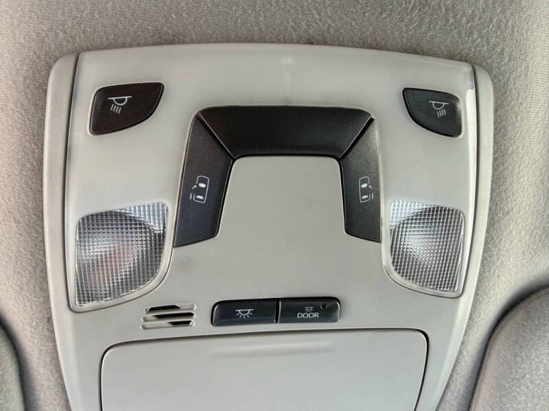2011 Toyota Sienna LE 8-Passenger