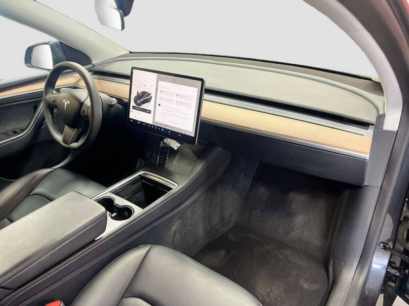 2024 Tesla Model Y Long Range