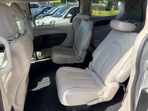 2021 Chrysler Voyager LXi