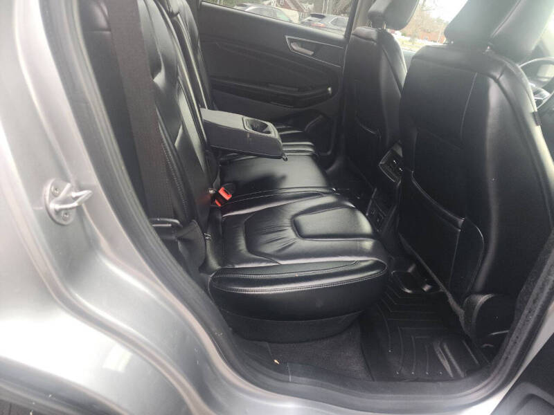 2022 Ford Edge Titanium