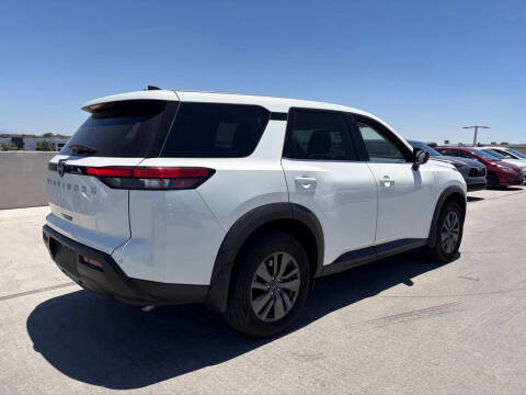 2025 Nissan Pathfinder S