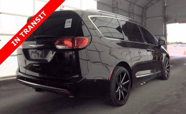 2017 Chrysler Pacifica Touring-L Plus