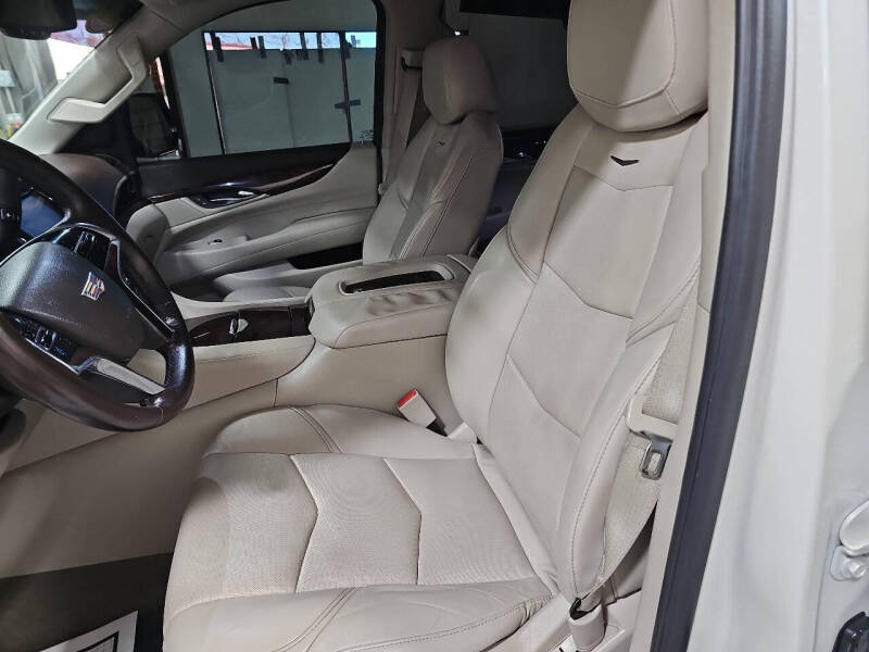 2015 Cadillac Escalade Luxury