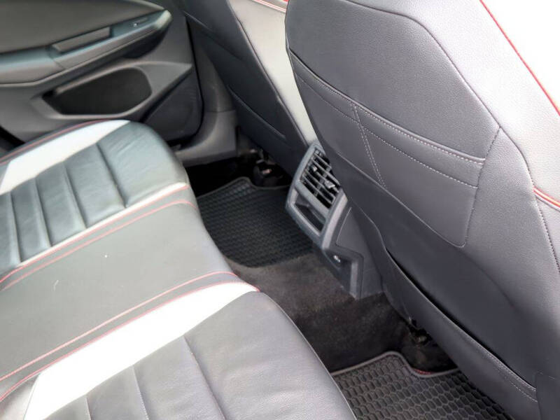 2022 Volkswagen Golf GTI SE