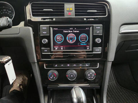 2019 Volkswagen Golf GTI SE