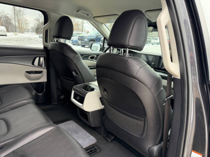 2024 Kia Carnival LX