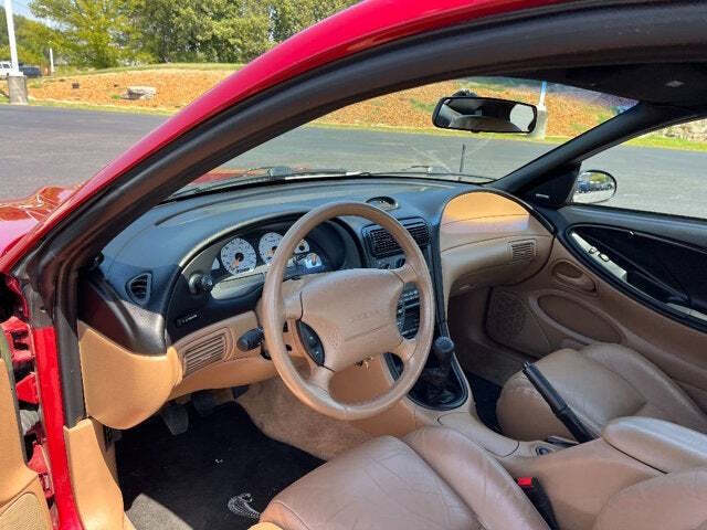 1996 Ford Mustang SVT Cobra 31