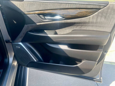 2017 Cadillac Escalade ESV Platinum