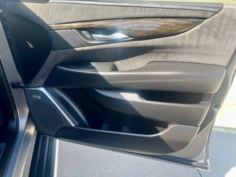 2017 Cadillac Escalade ESV Platinum