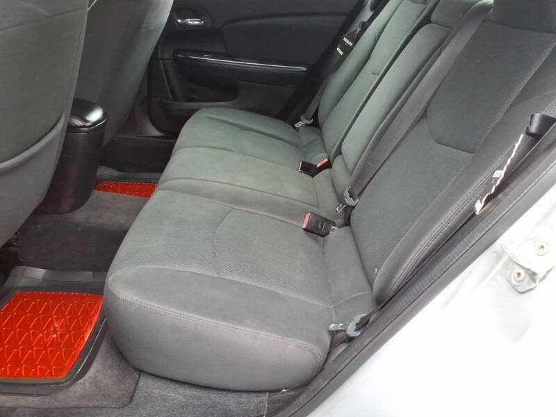 2012 Chrysler 200 LX