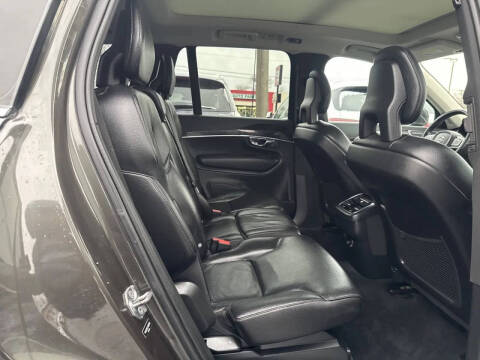 2018 Volvo XC90 T6 Momentum