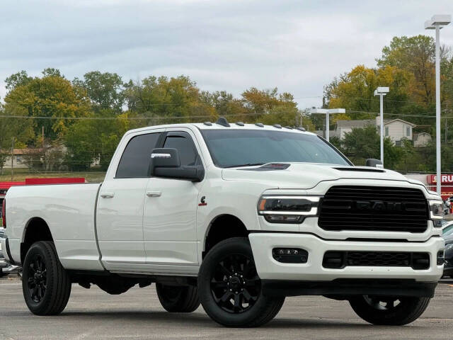 2024 RAM Ram 3500 Pickup Laramie's photo