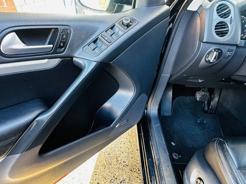 2012 Volkswagen Tiguan SEL 4Motion