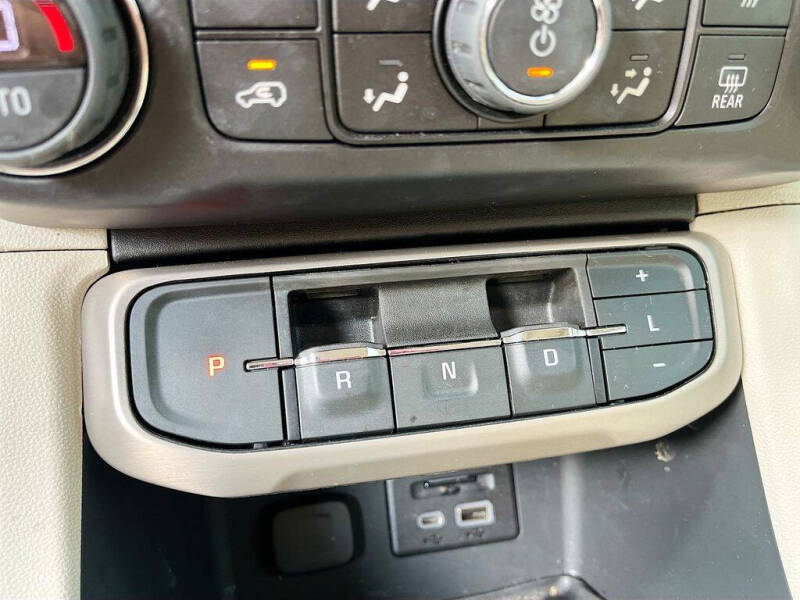 2022 GMC Acadia Denali