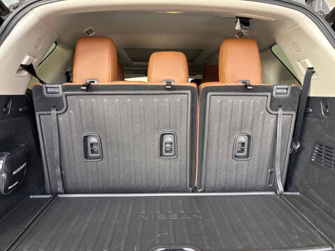 2025 Nissan Pathfinder Platinum