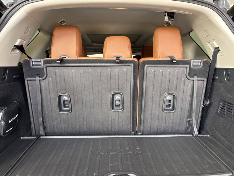 2025 Nissan Pathfinder Platinum