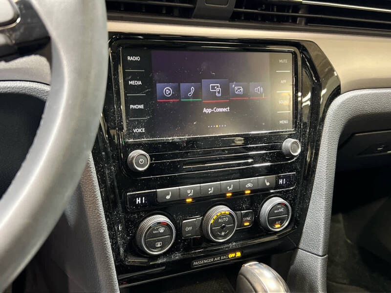 2022 Volkswagen Passat SE