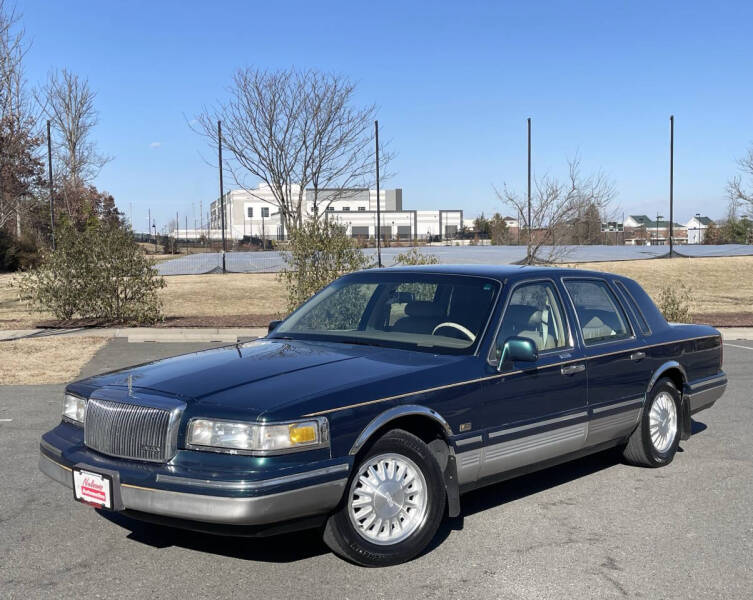 1997 Lincoln Town Car for sale at Nelson's Automotive Group in Chantilly VA