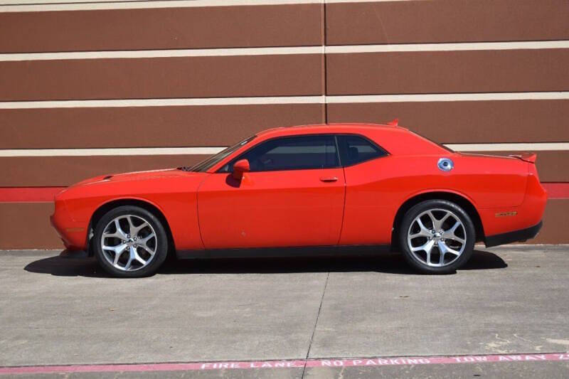 2016 Dodge Challenger SXT Plus