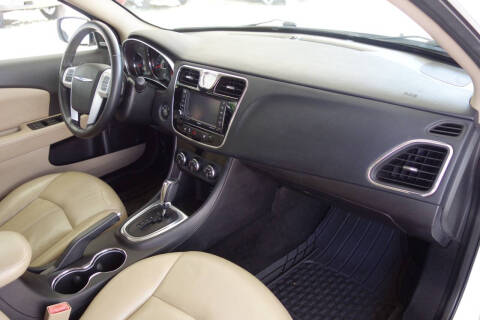 2012 Chrysler 200 Limited