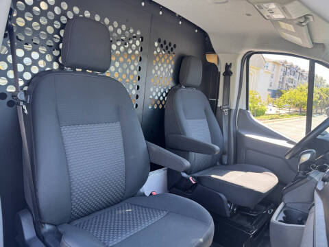 2024 Ford Transit 250