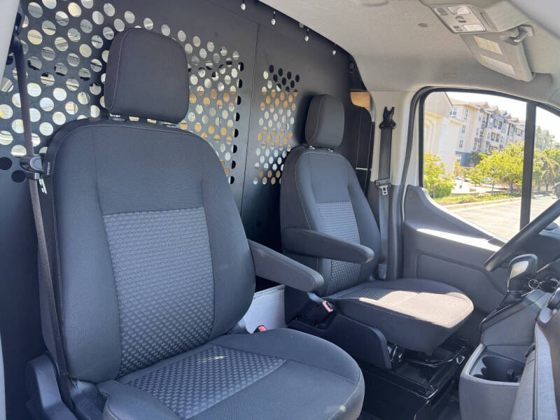 2024 Ford Transit 250