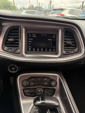 2020 Dodge Challenger SXT