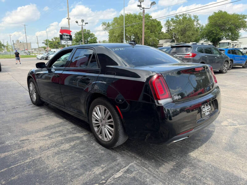 2016 Chrysler 300