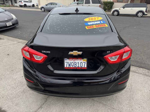 2017 Chevrolet Cruze LT Auto