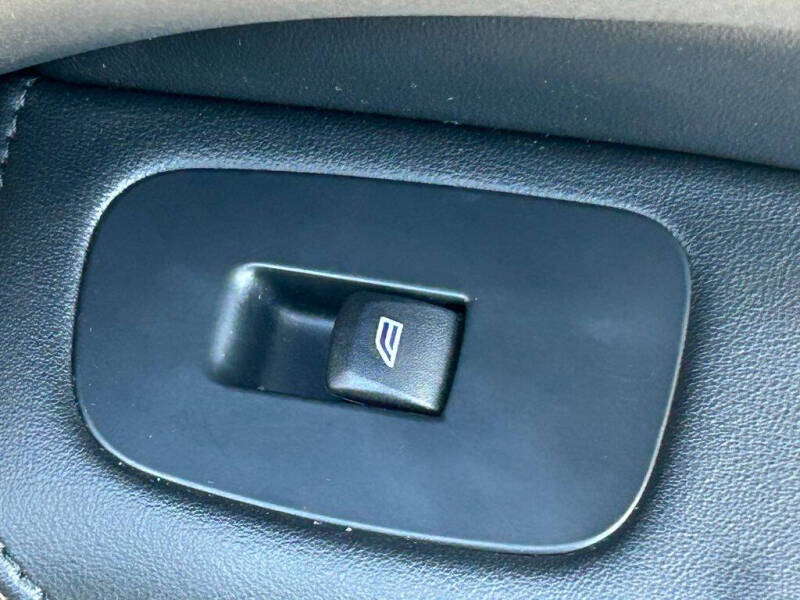 2024 Volvo S60 B5 Plus Dark Theme