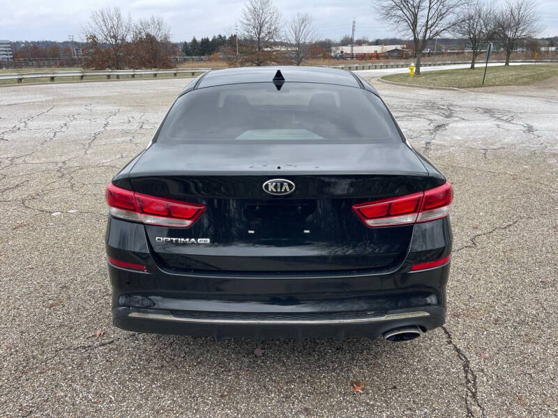 2019 Kia Optima LX photo 5