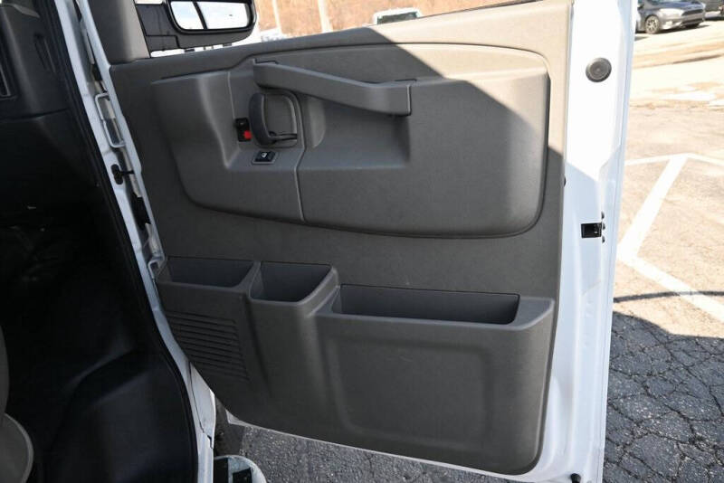 2023 GMC Savana 2500