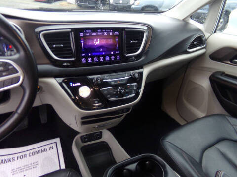2017 Chrysler Pacifica Touring Plus