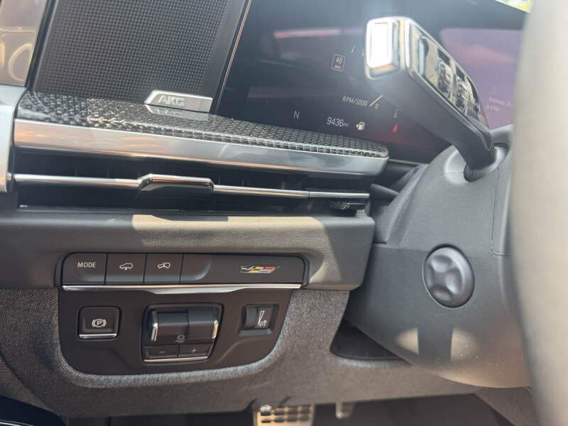 2025 Cadillac Escalade-V