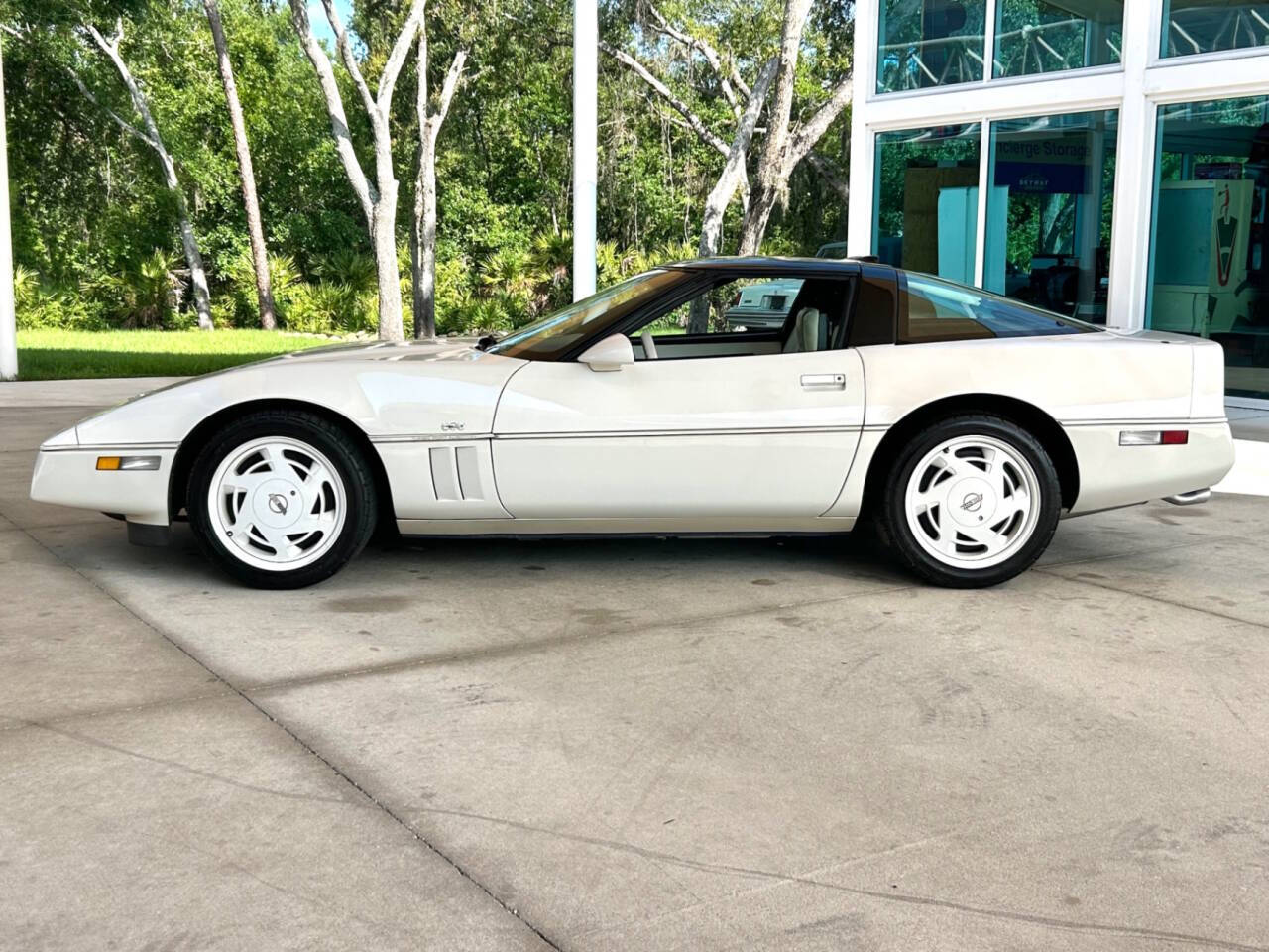 1988 Chevrolet Corvette 10