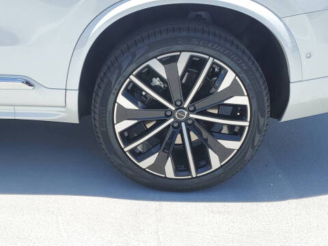 2025 Volvo XC90 B6 Plus Bright Theme 7P